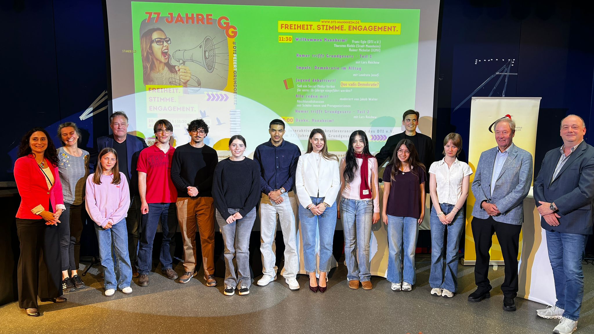 Read more about the article PRESSE ÜBER UNS | Social-Media-Verbot für alle unter 16? Schüler diskutieren in Mannheim